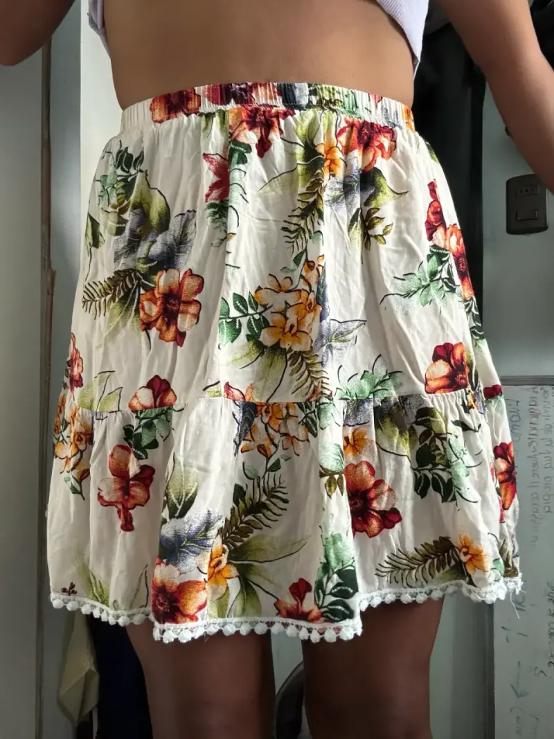 Falda corta floral con cordón ajustable - 2