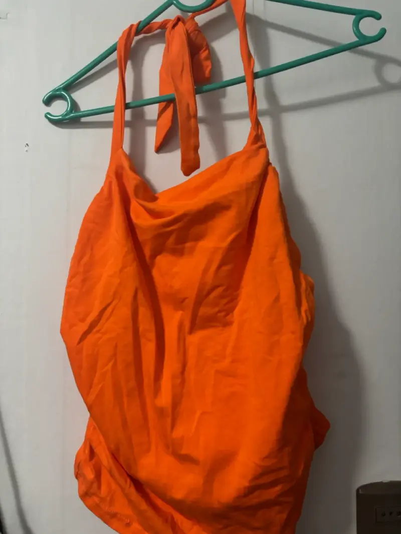 Top halter naranja ajustado - 2