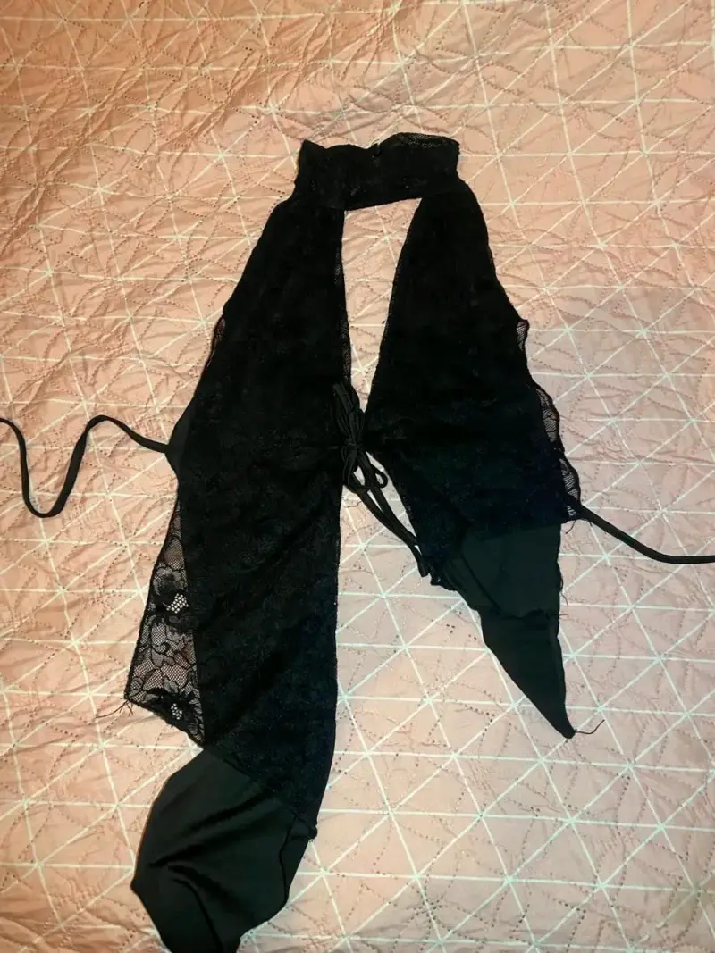 Body de encaje negro para mujer