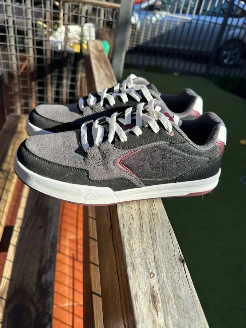 Zapatillas Quiksilver gris y negro - 1