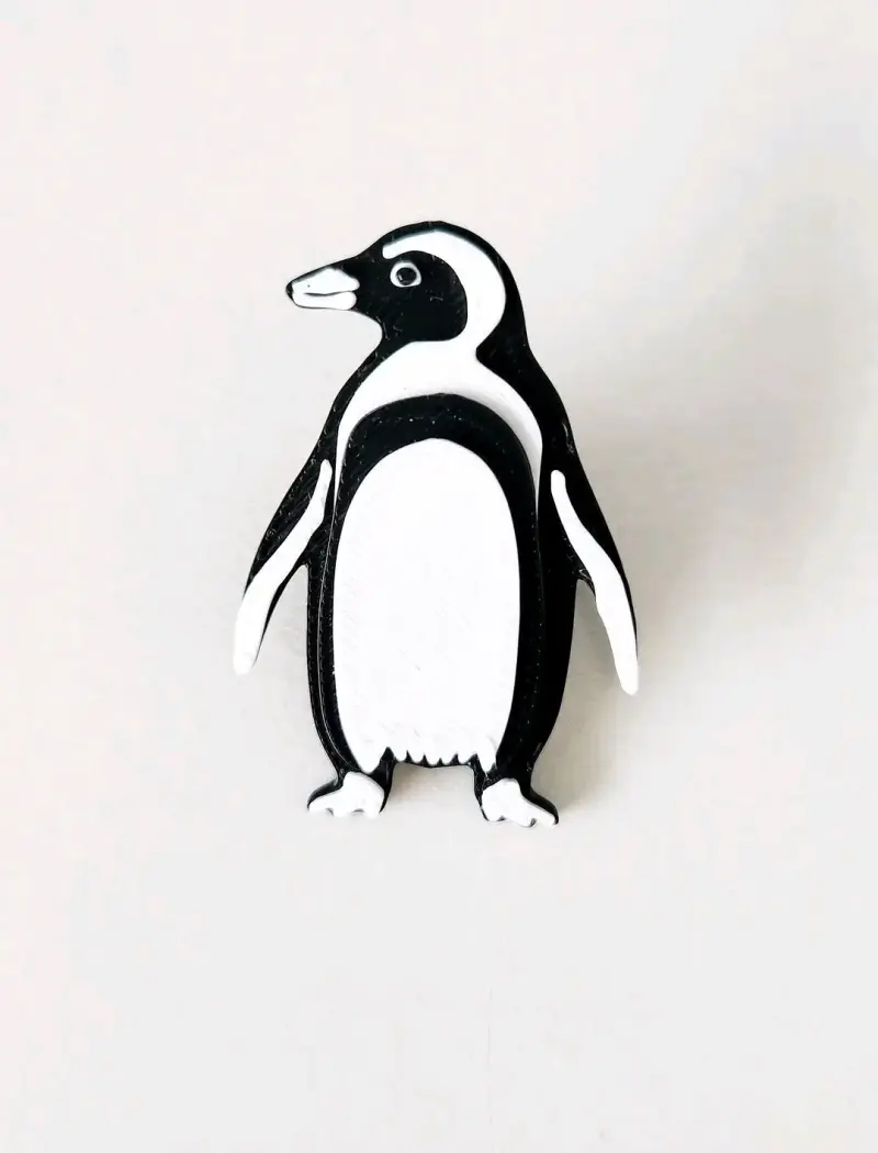Pin pingüino de plástico - 2