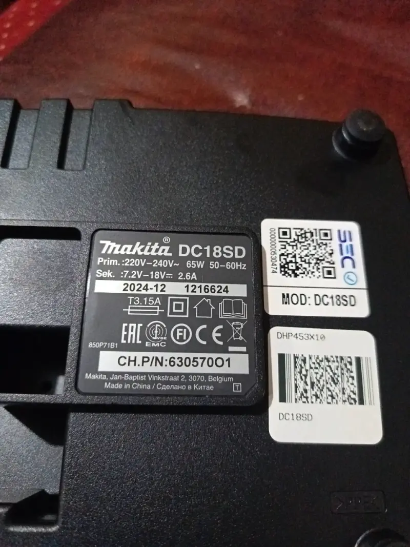Atornillador Makita 18V con cargador 1 batería - 4