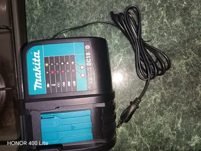 Atornillador Makita 18V con cargador 1 batería - miniatura 5