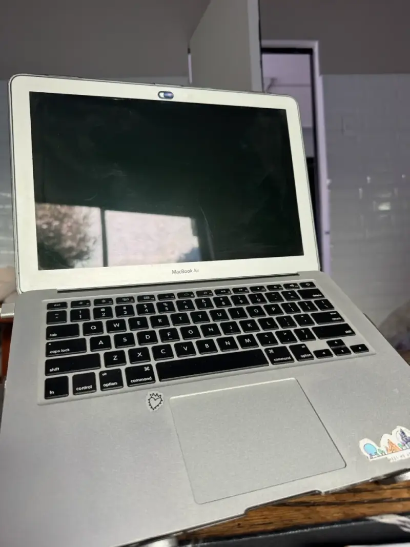 MacBook Air usado en buen estado - 1
