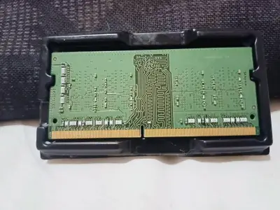Memoria RAM SK Hynix 8GB DDR4 3200MHz - miniatura 2