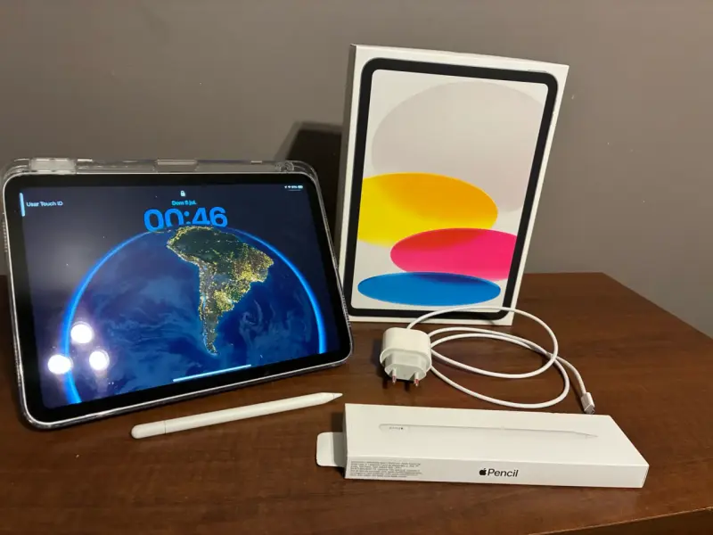 iPad A16 con Apple Pencil y cargador