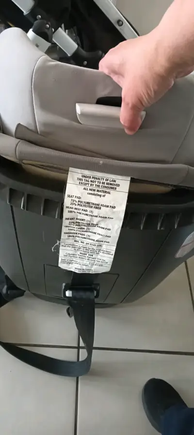 Silla de auto para bebé con acolchado - miniatura 1