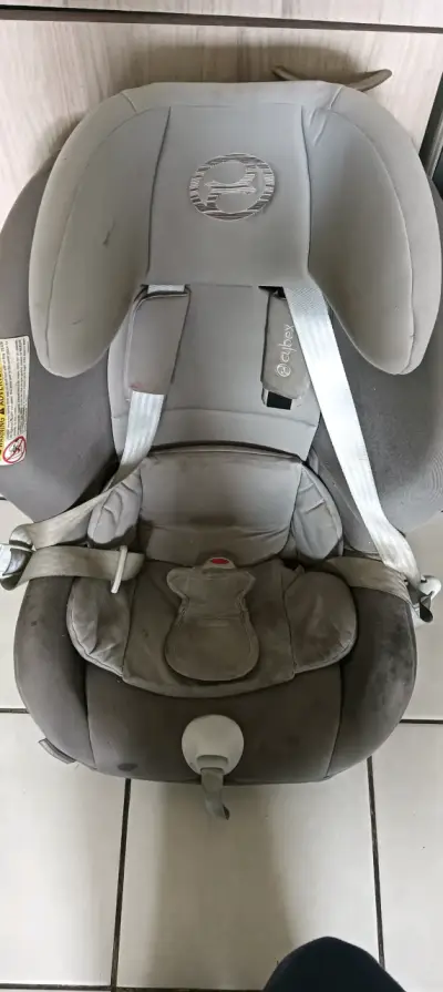 Silla de auto para bebé con acolchado - miniatura 2