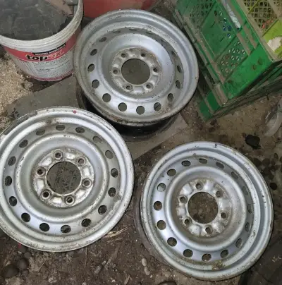 3 Llantas de Chebrollet Dmax aro 15 - miniatura 1