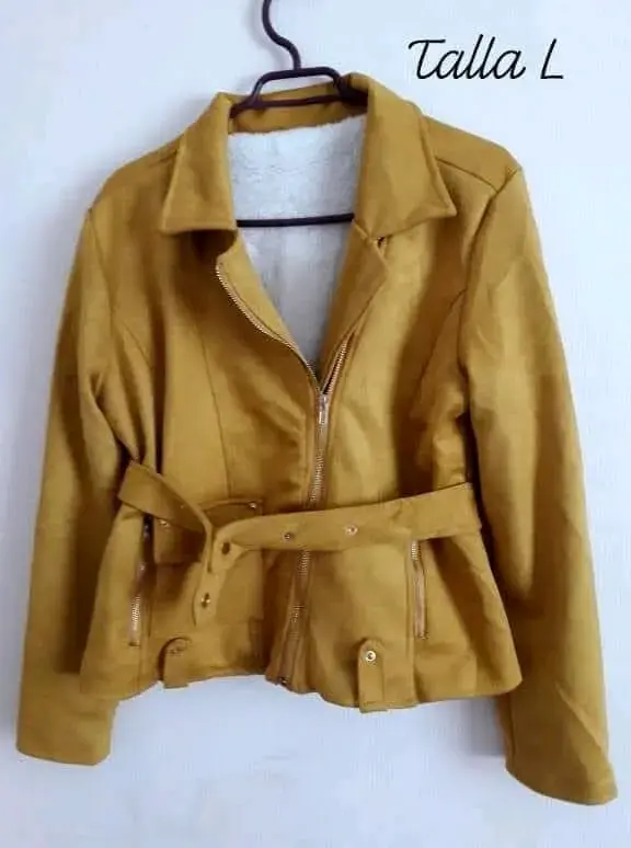 Chaqueta mostaza con cinturón talla L
