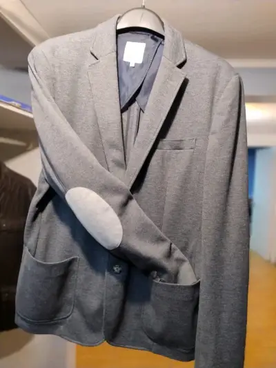 Blazer gris con coderas estilo casual - miniatura 1