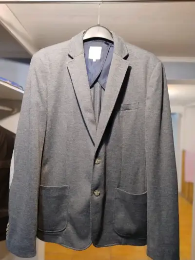 Blazer gris con coderas estilo casual - miniatura 3