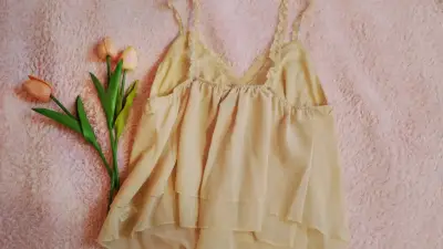 Top tipo babydoll Amarillo - miniatura 2