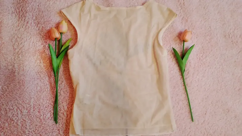 Polera beige con estampado de flor azul - 3