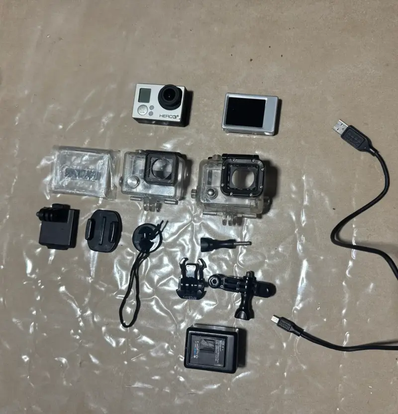 Cámara GoPro Hero3+ con accesorios