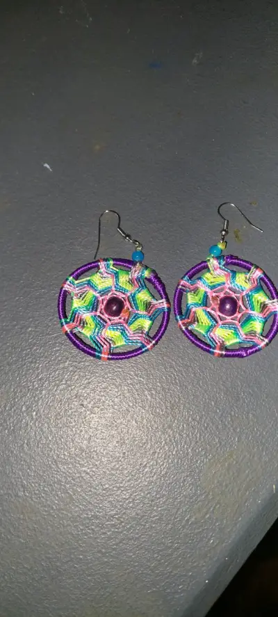 Aros artesanales tejidos en tonos tierra - miniatura 2