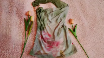Top halter verde con estampado floral - miniatura 2