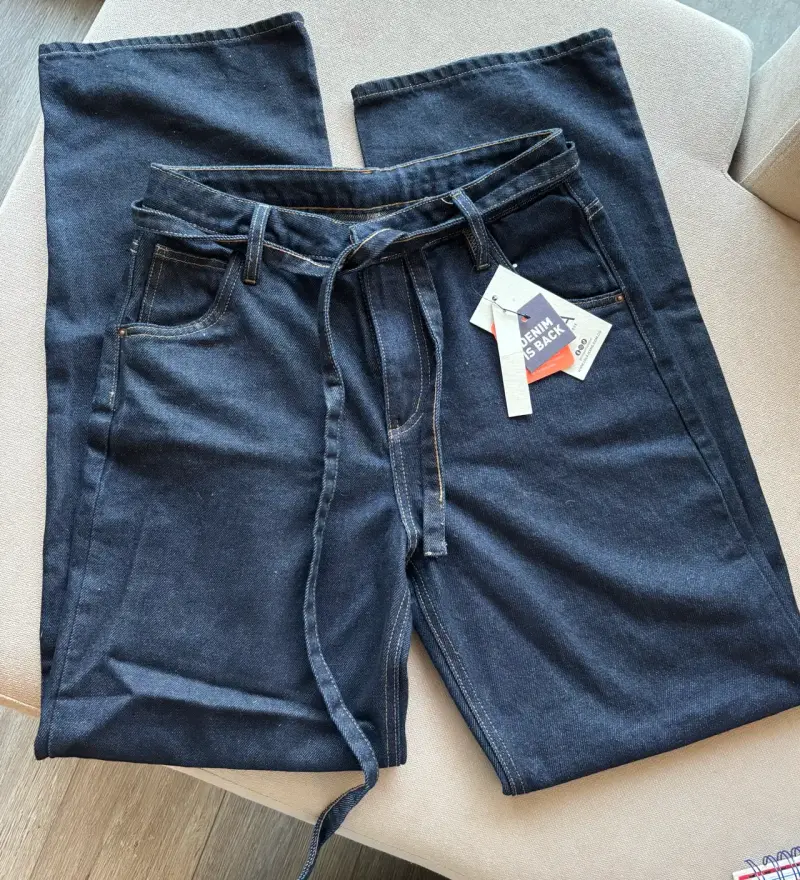 Jeans Lola azul oscuro con cinturón ajustable - 1