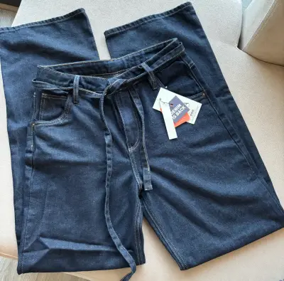 Jeans Lola azul oscuro con cinturón ajustable - miniatura 2