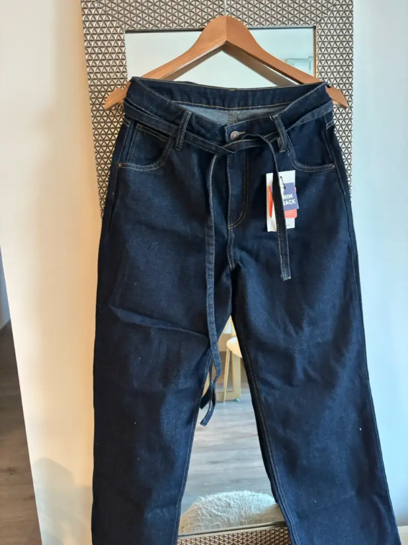 Jeans Lola azul oscuro con cinturón ajustable - 5