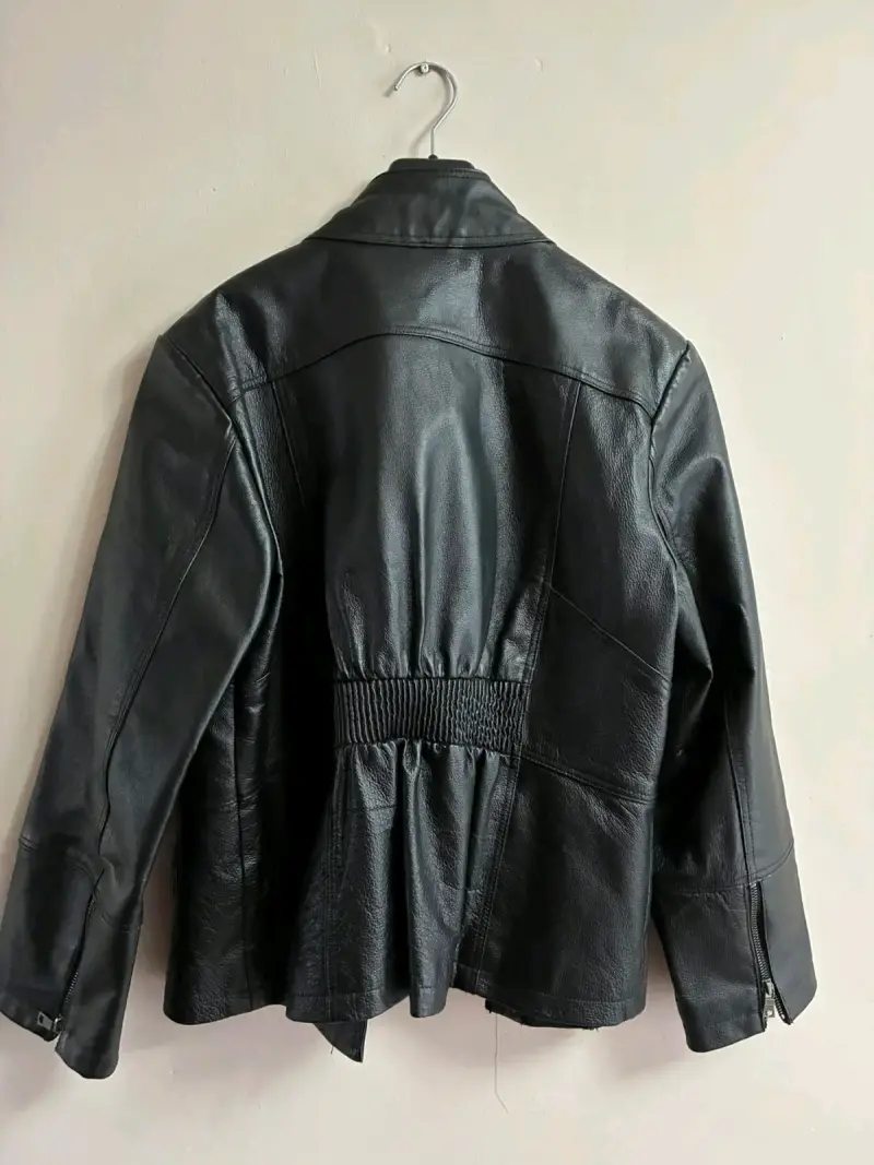 Chaqueta de cuero negra para mujer - 2