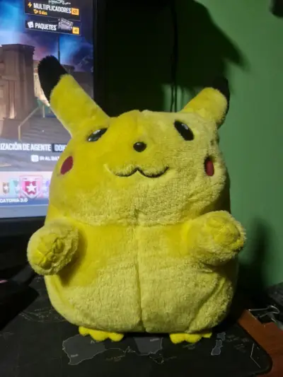 Peluche Pikachu Pokémon amarillo - miniatura 2