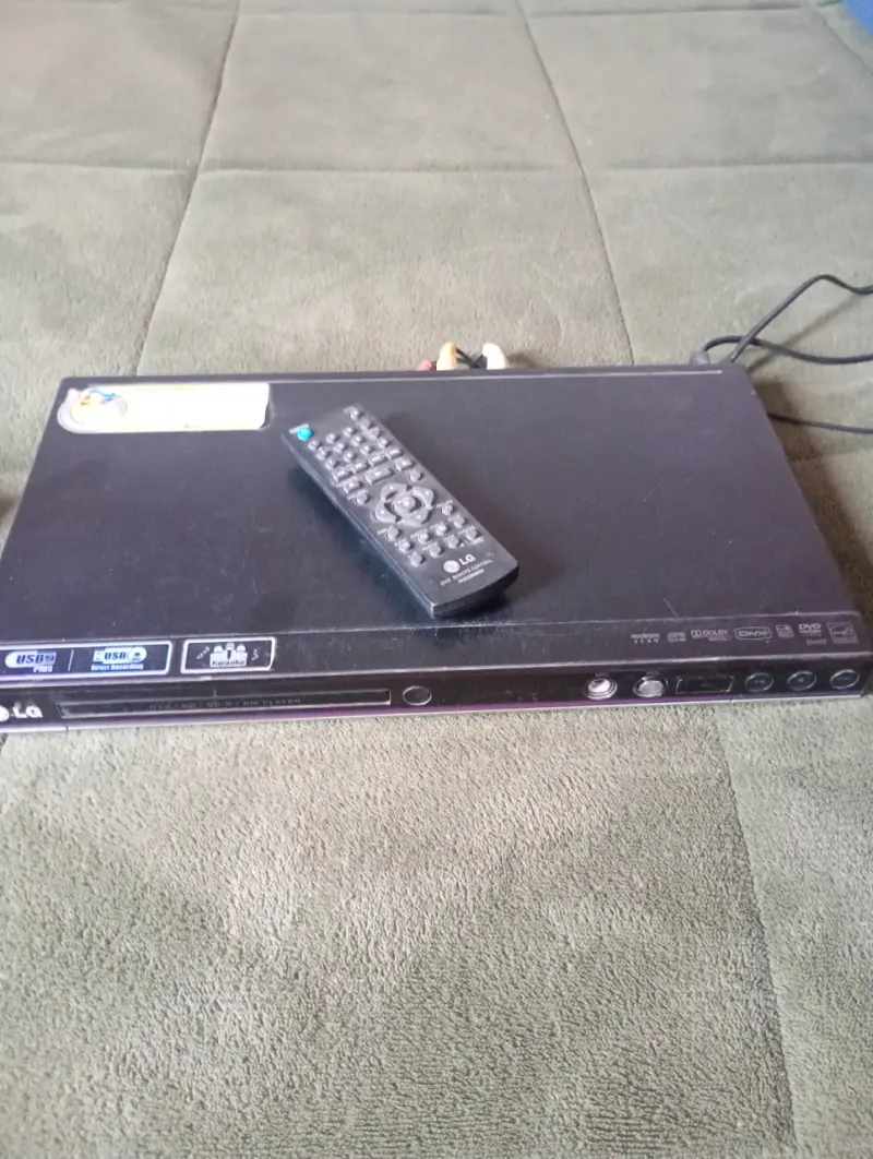 Reproductor de DVD LG con USB y HDMI - 2