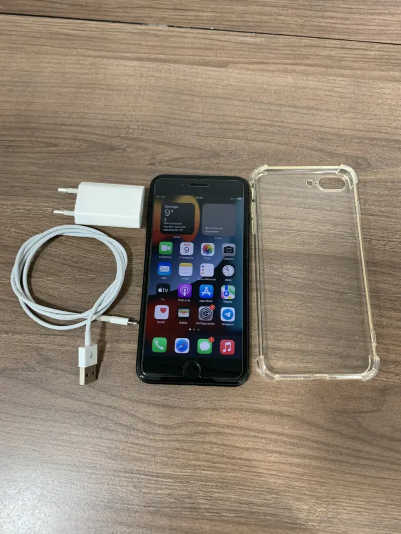 iPhone 7 Plus 32GB con accesorios - 2