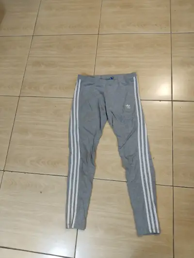 Leggings deportivos grises Adidas con franjas - miniatura 1