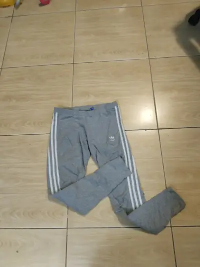Leggings deportivos grises Adidas con franjas - miniatura 2