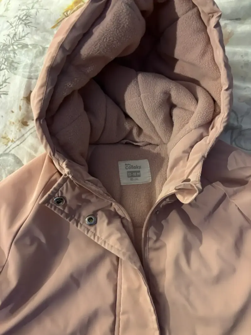 Abrigo de bebé rosado con capucha - 2