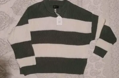 Suéter de rayas verde y blanco talla S - miniatura 1