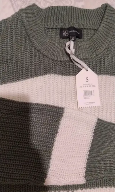 Suéter de rayas verde y blanco talla S - miniatura 2