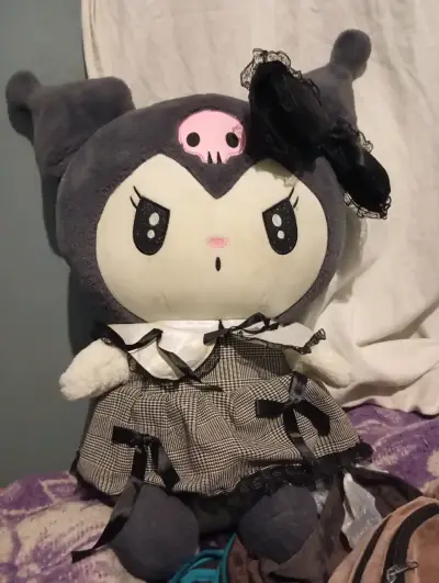 Peluche Kuromi con vestido elegante - miniatura 1