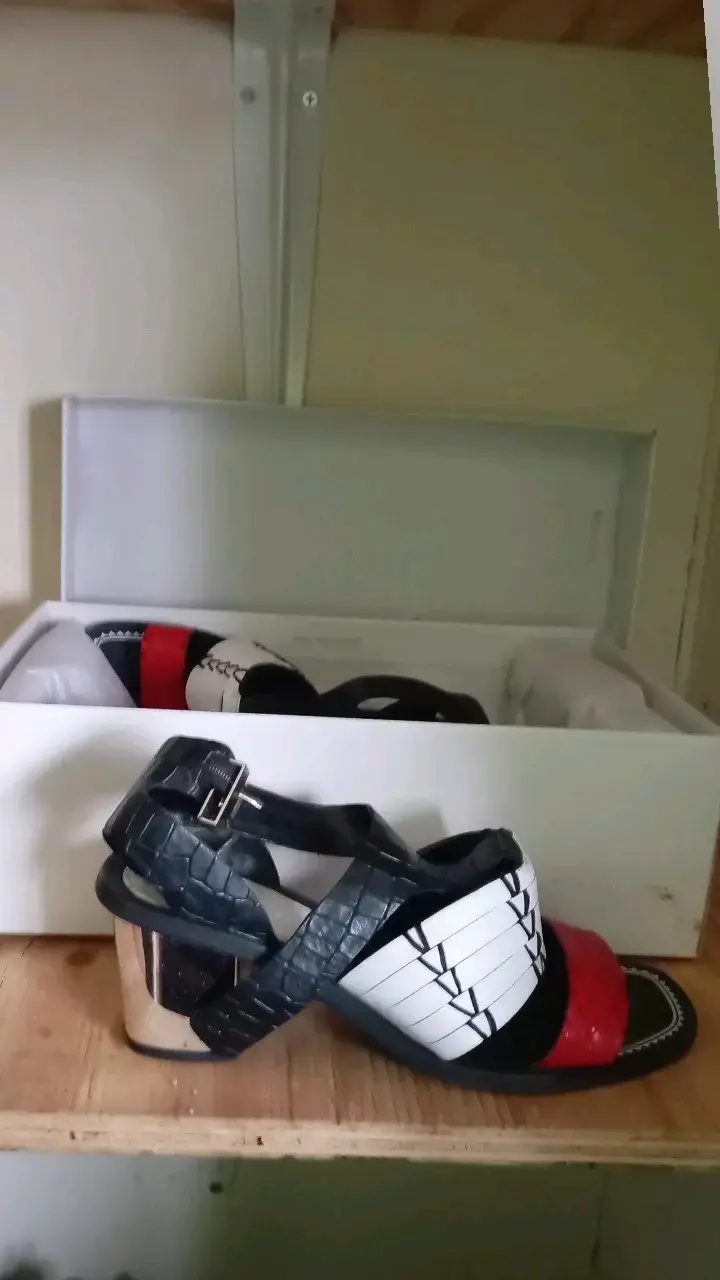 Botines de gamuza marrón con cierre lateral - 2