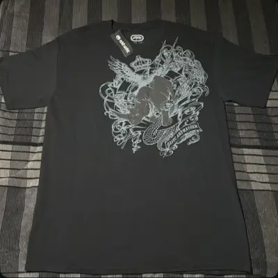 Polera negra con diseño gráfico Ecko Unltd - miniatura 1