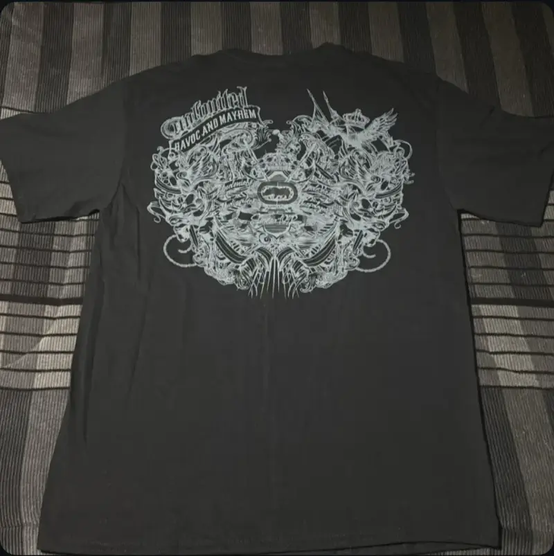 Polera negra con diseño gráfico Ecko Unltd - 5