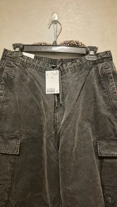 Pantalones cargo  hombre negro con bolsillos H&M - miniatura 2