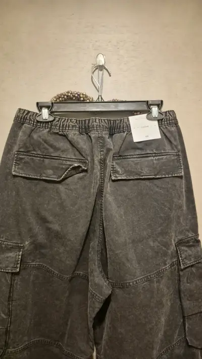 Pantalones cargo  hombre negro con bolsillos H&M - miniatura 5