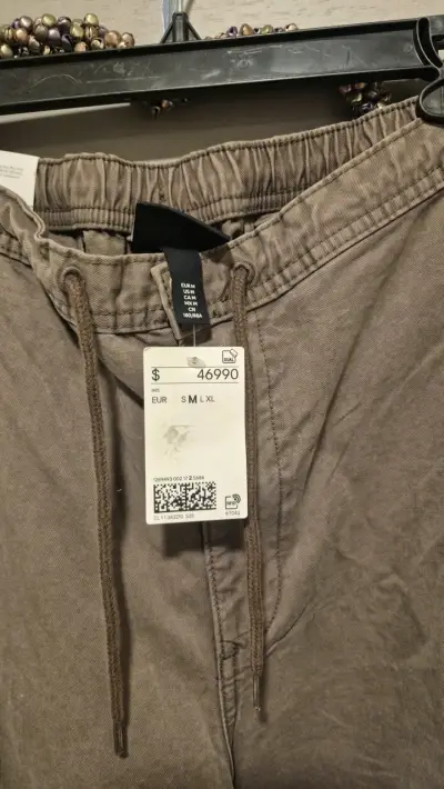 Pantalones cargo cafe con bolsillos H&M - miniatura 2