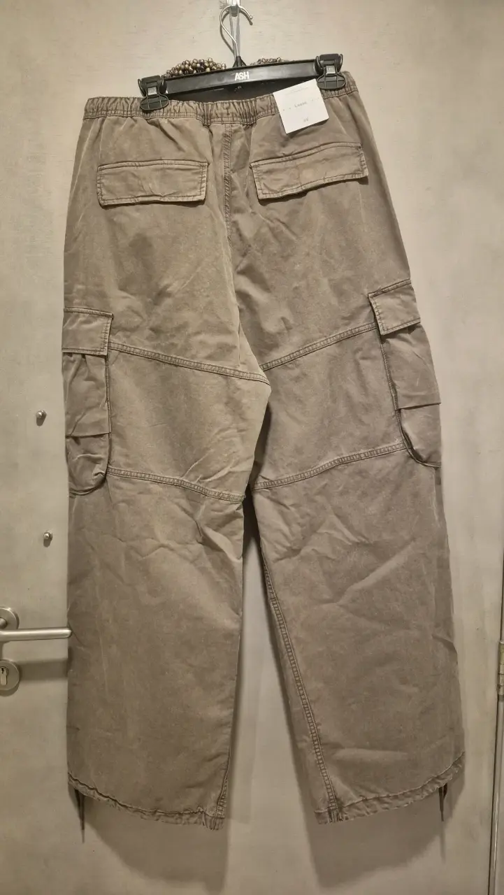 Pantalones cargo cafe con bolsillos H&M - 5