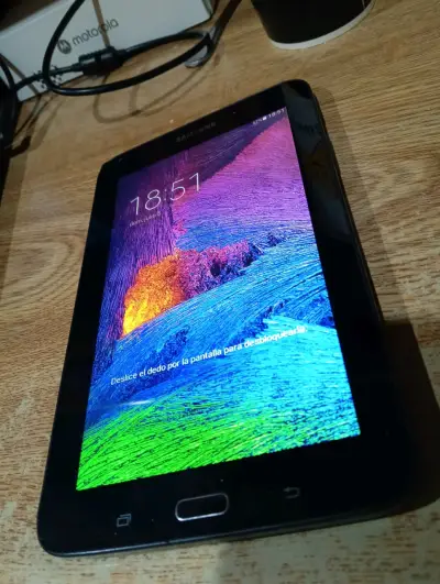 Tablet Samsung Galaxy Tab en buen estado - miniatura 1