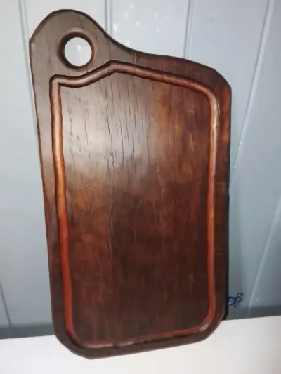 Tabla de picar y cortar de madera rústica - miniatura 1