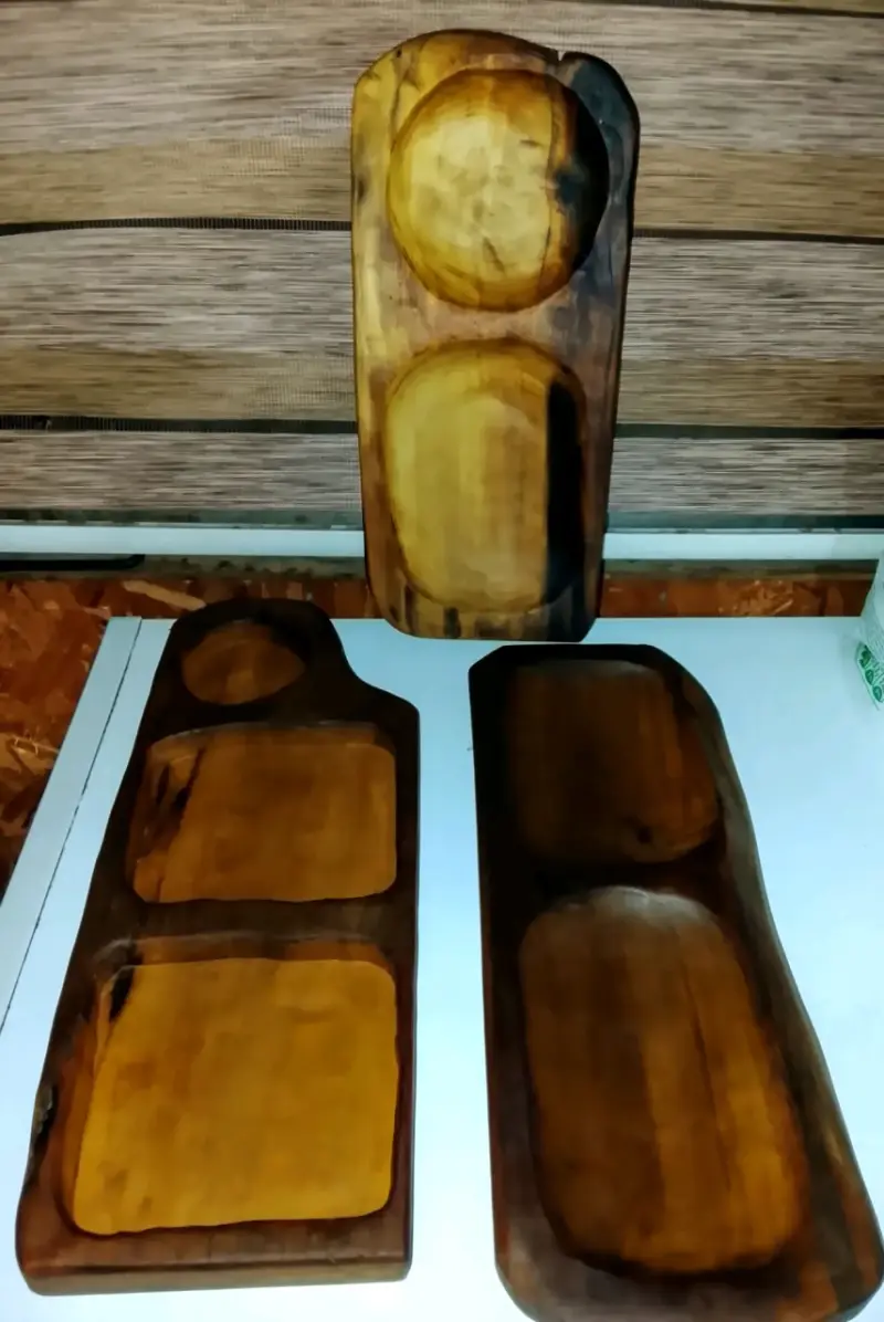 Tabla de picar y cortar de madera rústica - 2