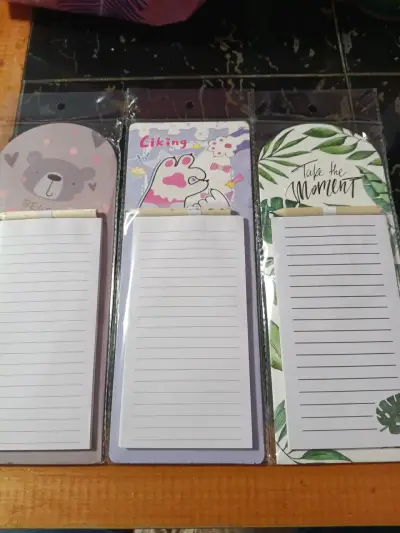 Set de papelería con notas adhesivas y bolígrafos - miniatura 3