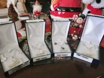 Set de joyas Swarovski con collares y pendientes - miniatura 1
