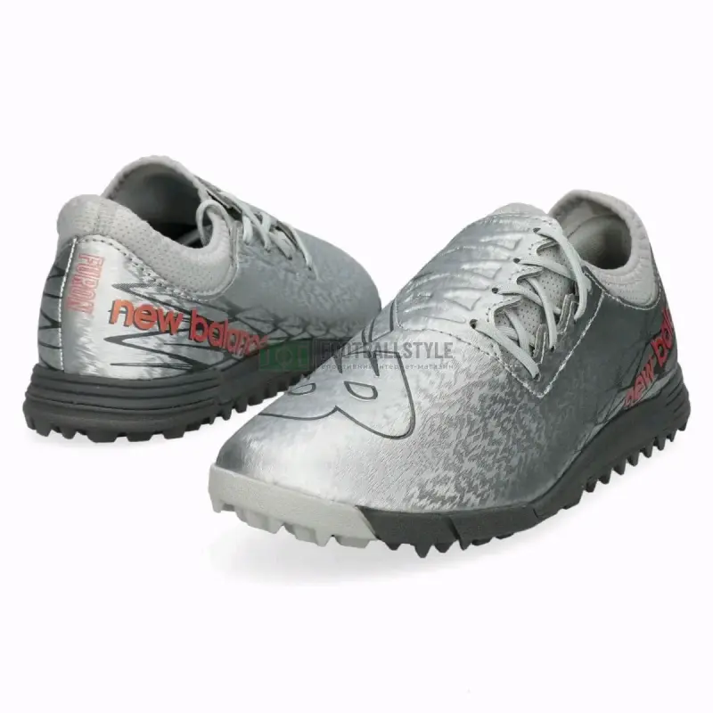 Zapatillas de fútbol New Balance Furon plateadas. - 1