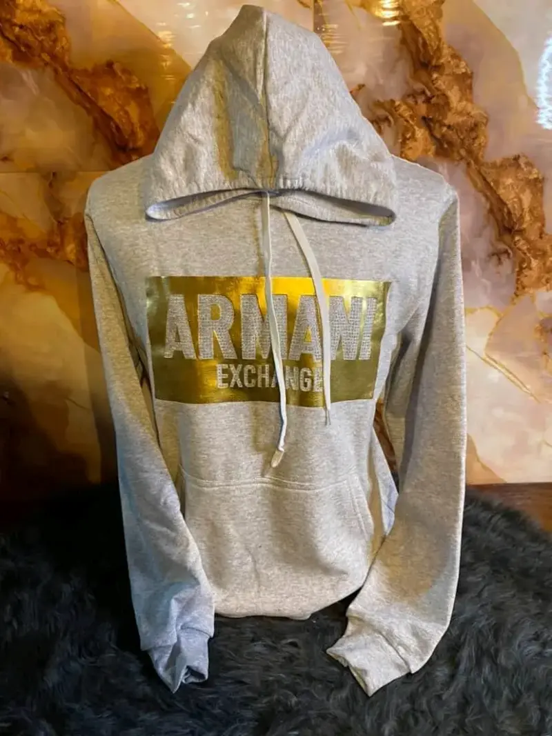 Polerón Armani Exchange gris con capucha