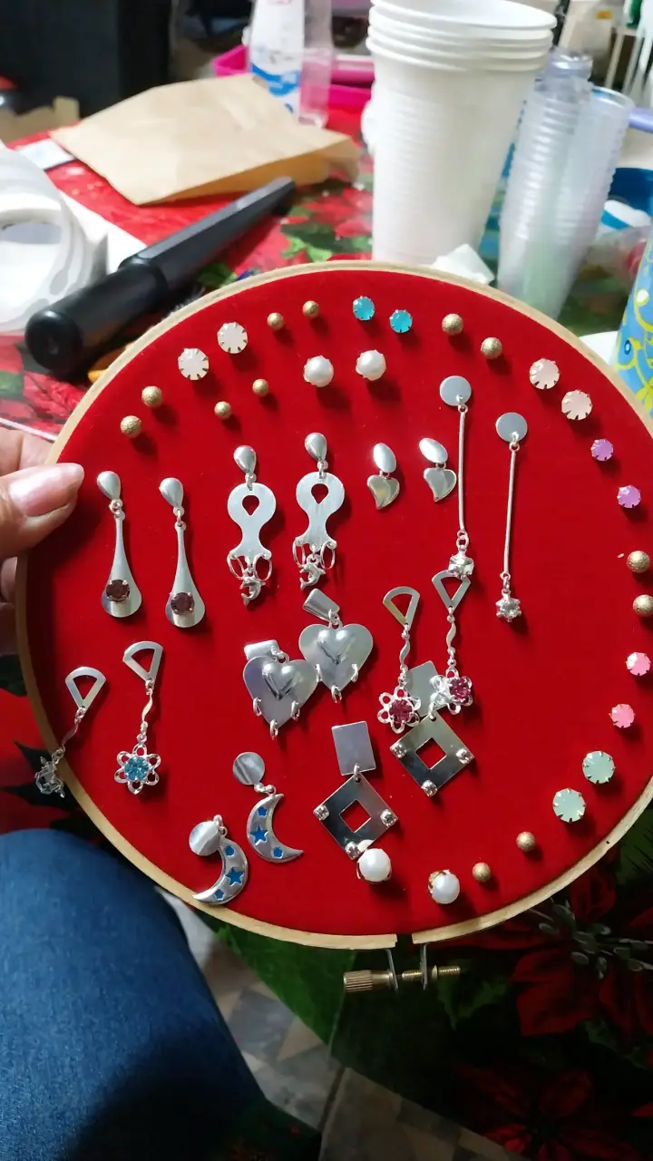 Set de aros bañados en  plata variados