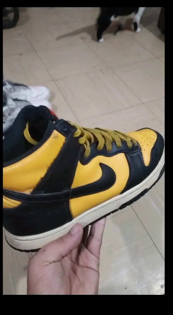 Zapatillas deportivas Nike amarillas y negras - 2